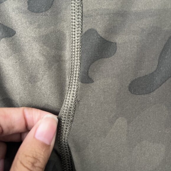 Lululemon Leggings Womens 4 Green Camo Cropped Gym Athletic Yoga - Picture 2 of 6